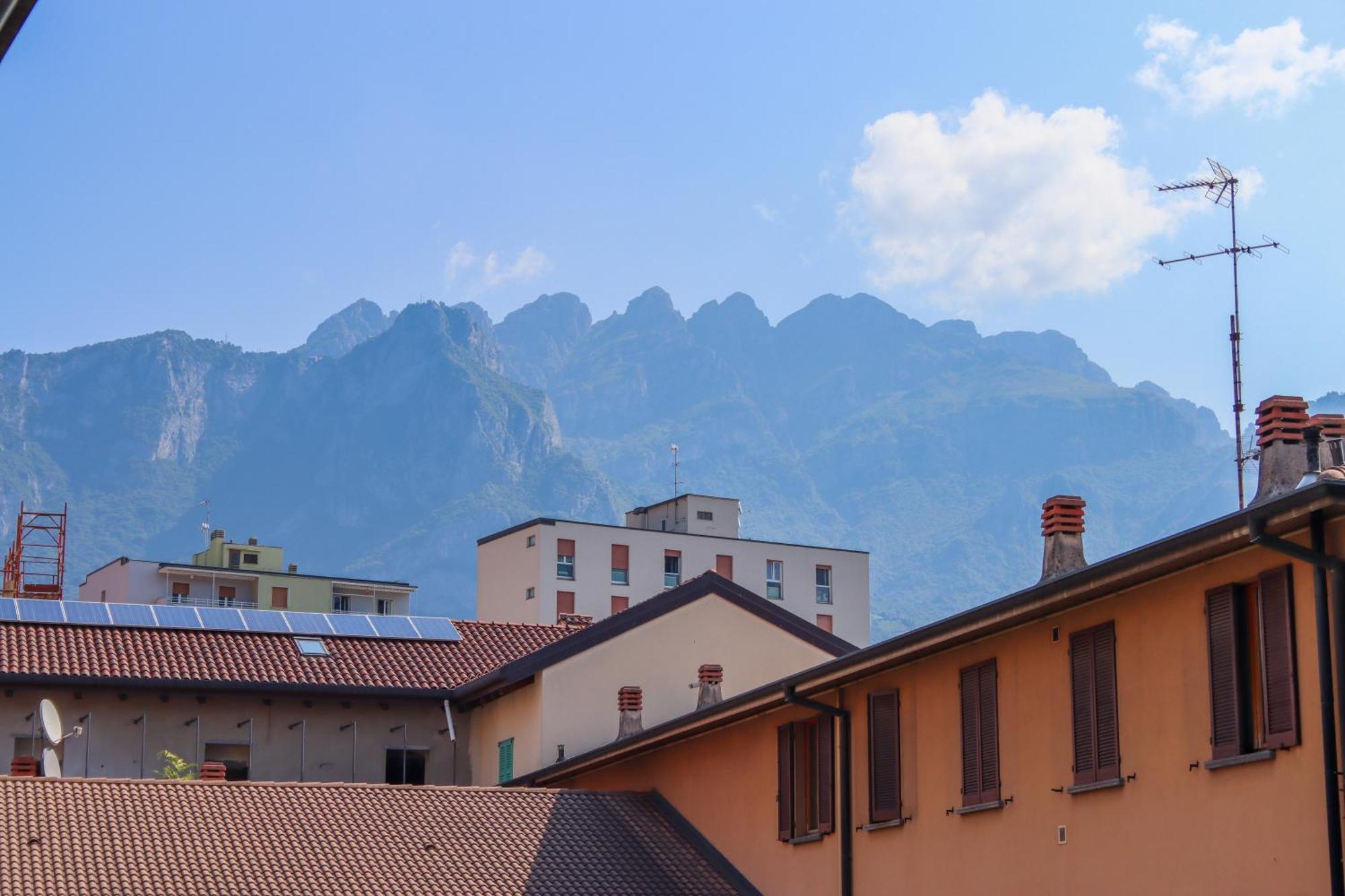 Casa Ardo Wifi & Free Parking In Lecco Center Apartman Kültér fotó